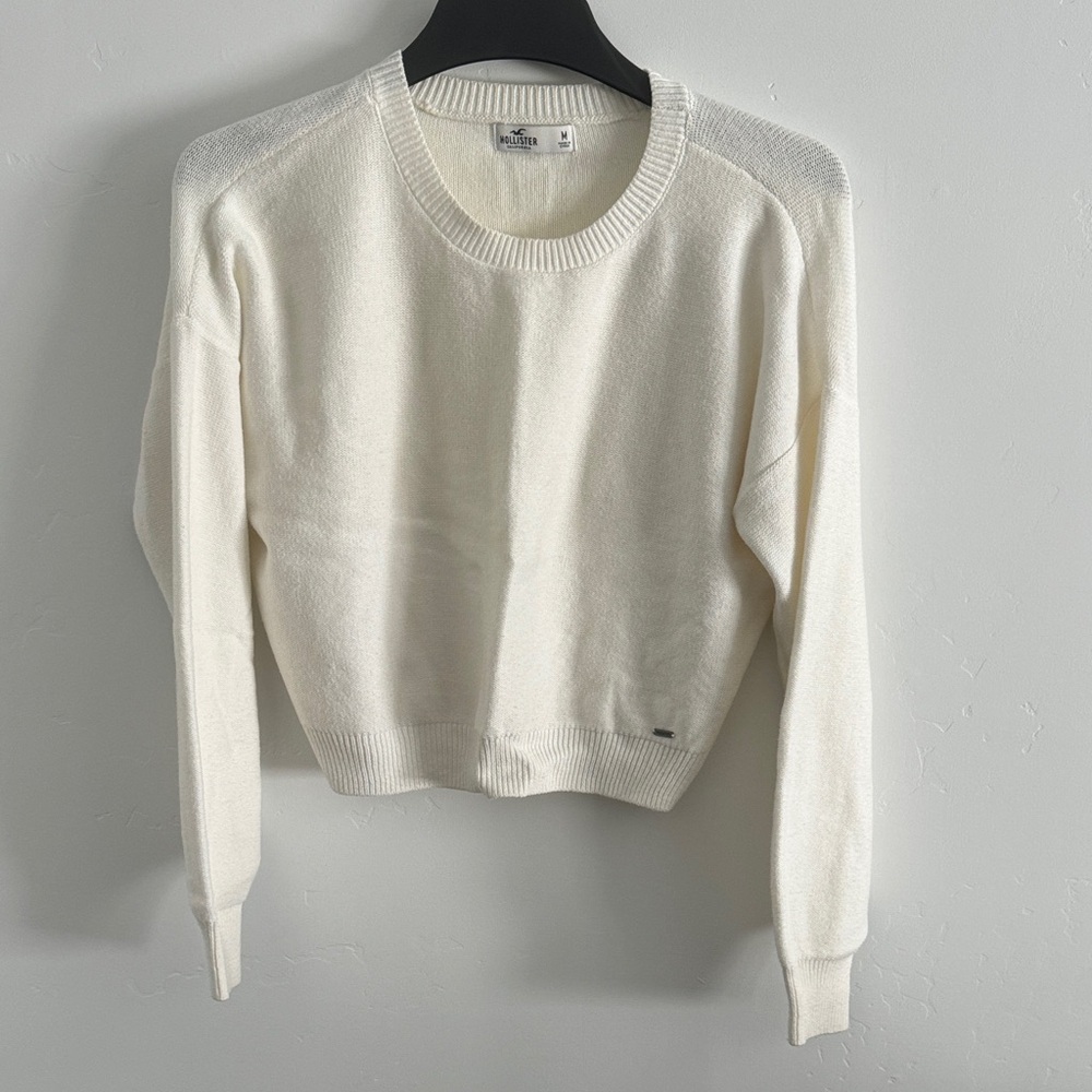 Like New Hollister Soft White Crewneck Sweater